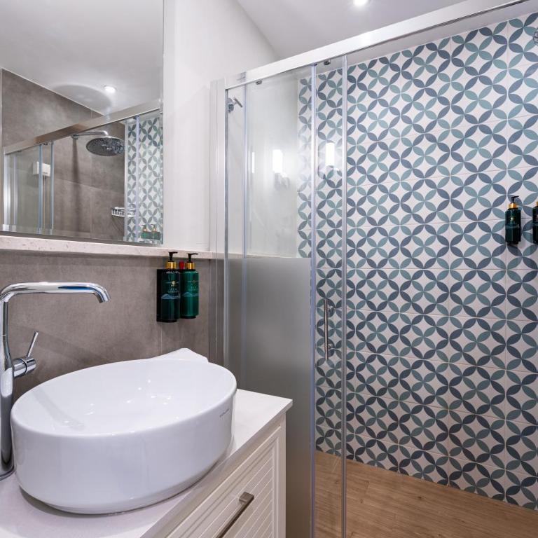 Hotel Casa di Sofia - Porodična Soba sa Balkonom - 1