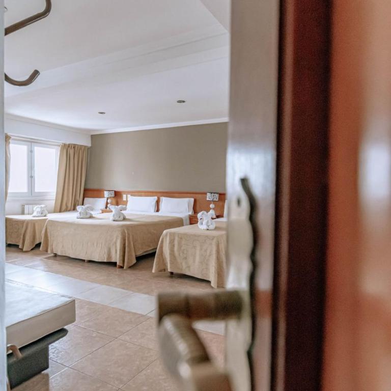 Ortegal Urban Suites - Classic Quadruple Room - 7