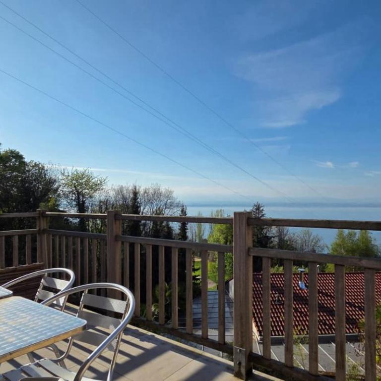 Appartement avec piscine Bleu du Lac - Appartement 2 Chambres - Vue sur Lac - 2