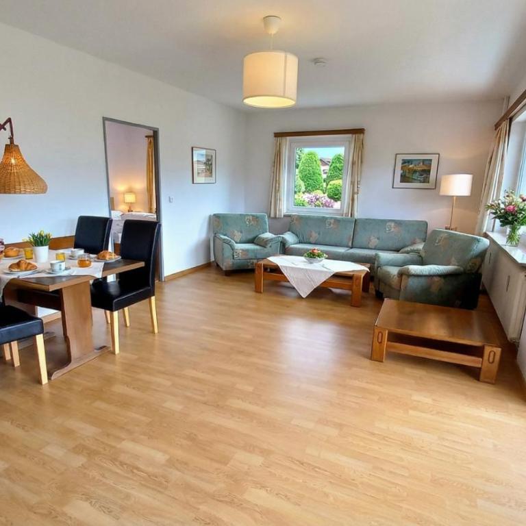 KASPAR Haus KMB Seeblick Appartement am Ossiacher See, Hallenbad, Skiarena Gerlitzen - Apartment mit 2 Schlafzimmern, Balkon und Seeblick - 4