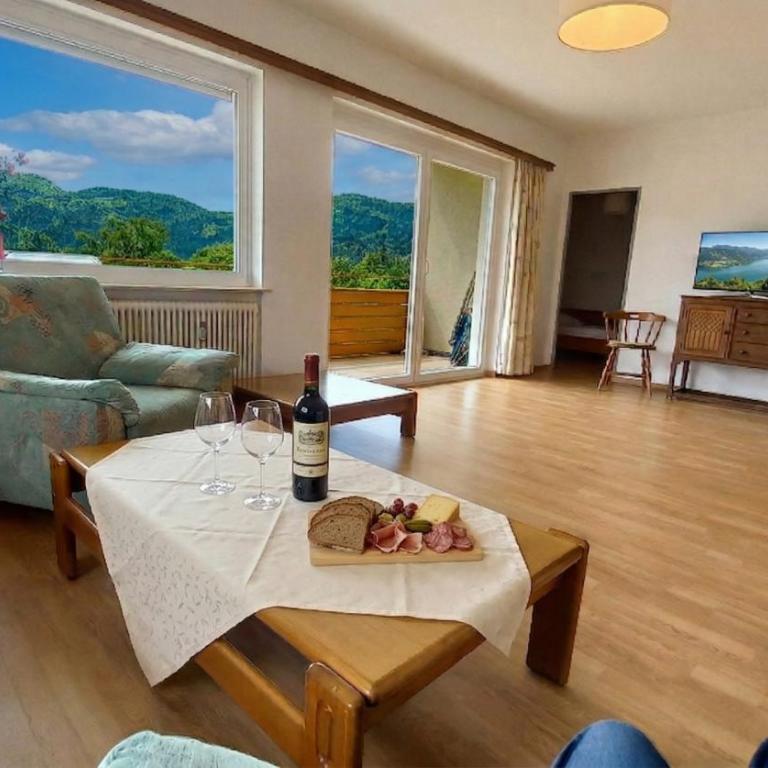 KASPAR Haus KMB Seeblick Appartement am Ossiacher See, Hallenbad, Skiarena Gerlitzen - Apartment mit 2 Schlafzimmern, Balkon und Seeblick - 2