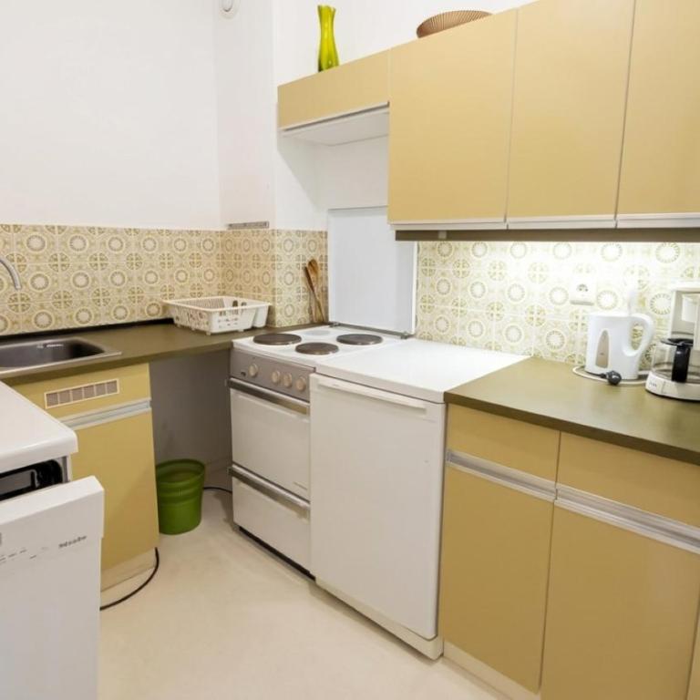 KASPAR Haus KMB Seeblick Appartement am Ossiacher See, Hallenbad, Skiarena Gerlitzen - Apartment mit 2 Schlafzimmern, Balkon und Seeblick - 11