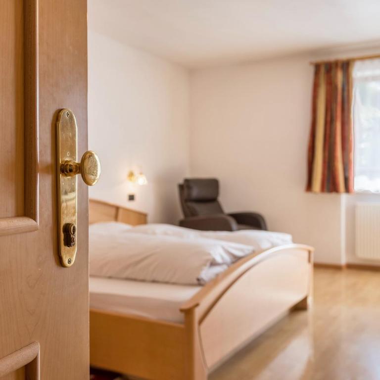 Hotel Residence Gardena Stevia 200 - Appartamento Premium con 3 Camere da Letto e Balcone - 8
