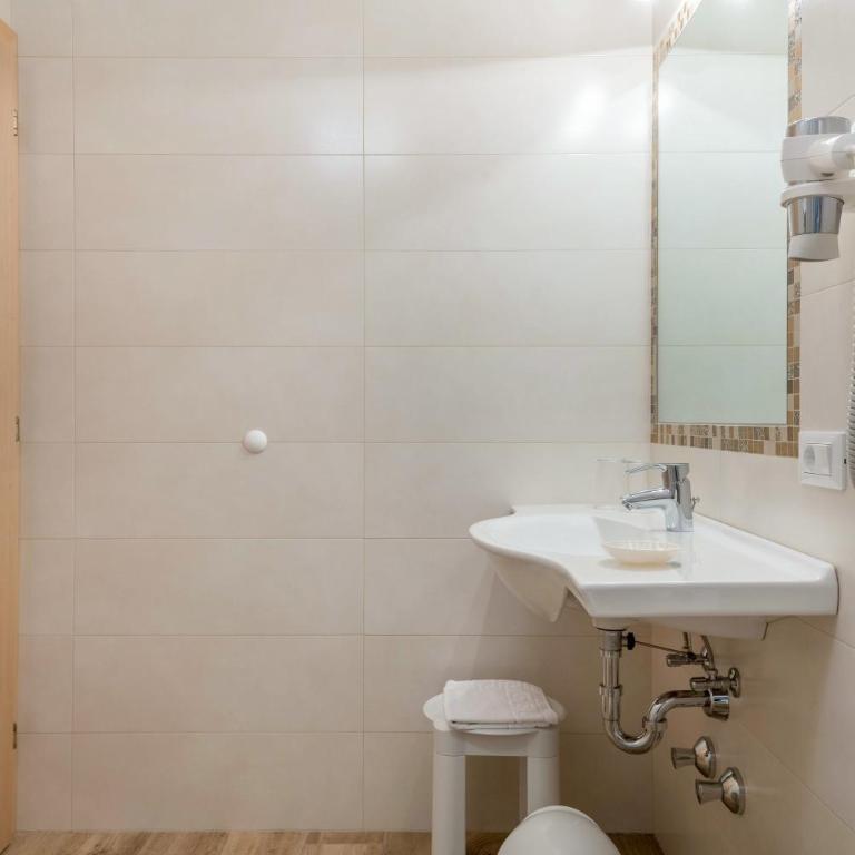 Hotel Residence Gardena Stevia 200 - Appartamento Premium con 3 Camere da Letto e Balcone - 17