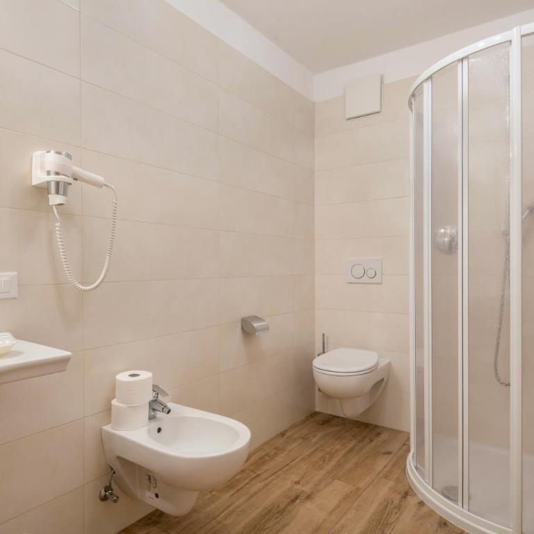 Hotel Residence Gardena Stevia 200 - Appartamento Premium con 3 Camere da Letto e Balcone - 16