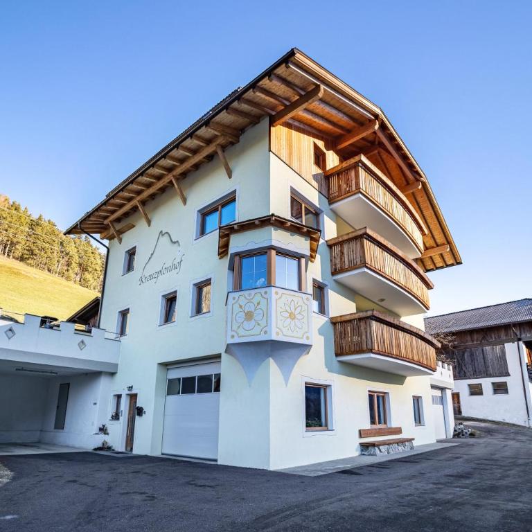Kreuzplonhof Apt Karspitz - Superior One-Bedroom Apartment with Balcony - 44