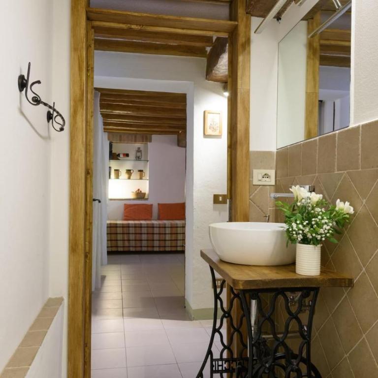 Suite 19zero3 - Two-Bedroom Apartment - 10