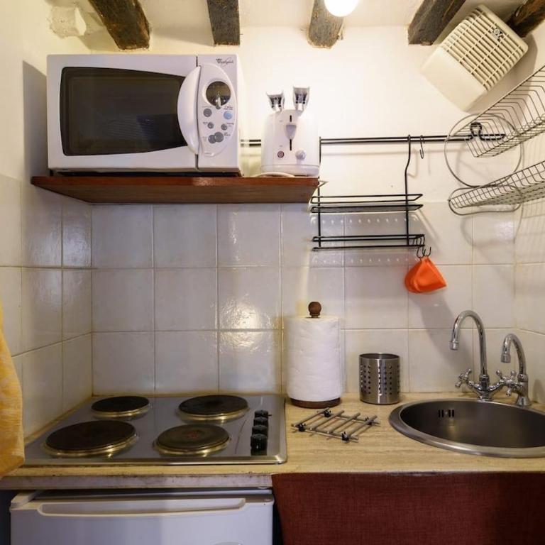 Suite 19zero3 - Two-Bedroom Apartment - 12