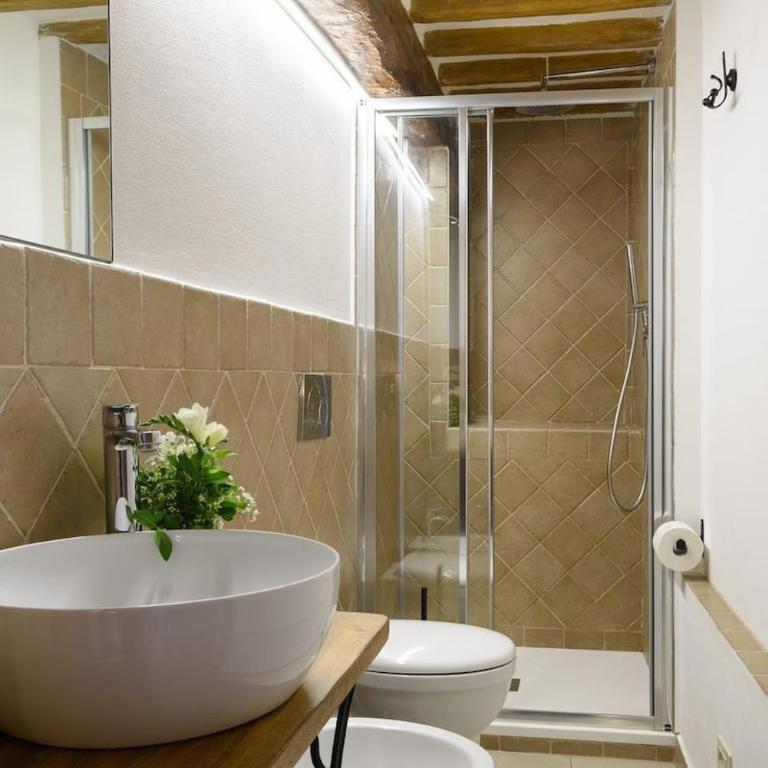 Suite 19zero3 - Two-Bedroom Apartment - 18