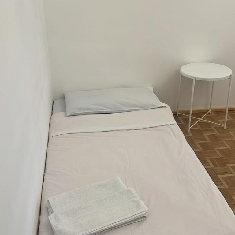 Atelier San Giacomo Guest House - Camera Tripla con Bagno in Comune - 2