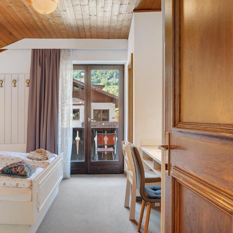 Biobauernhof Toellerhof - Double Room with Mountain View - 3