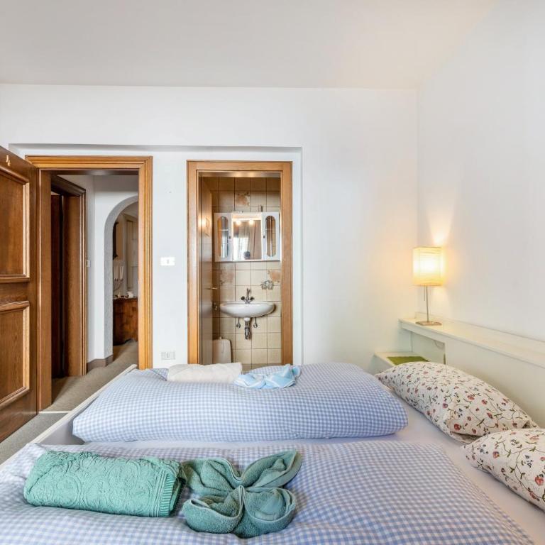 Biobauernhof Toellerhof - Double Room with Mountain View - 8