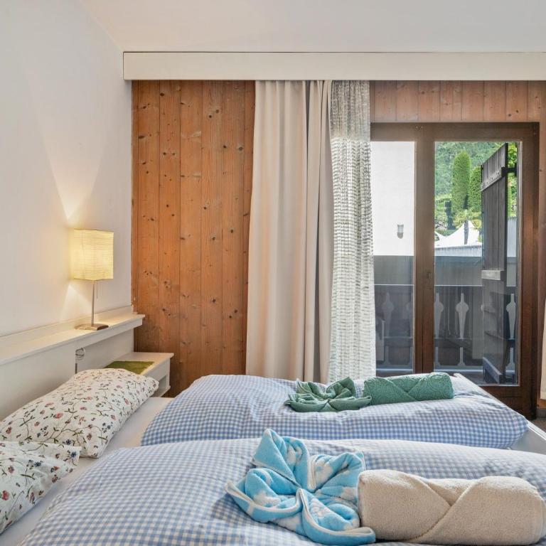 Biobauernhof Toellerhof - Double Room with Mountain View - 3