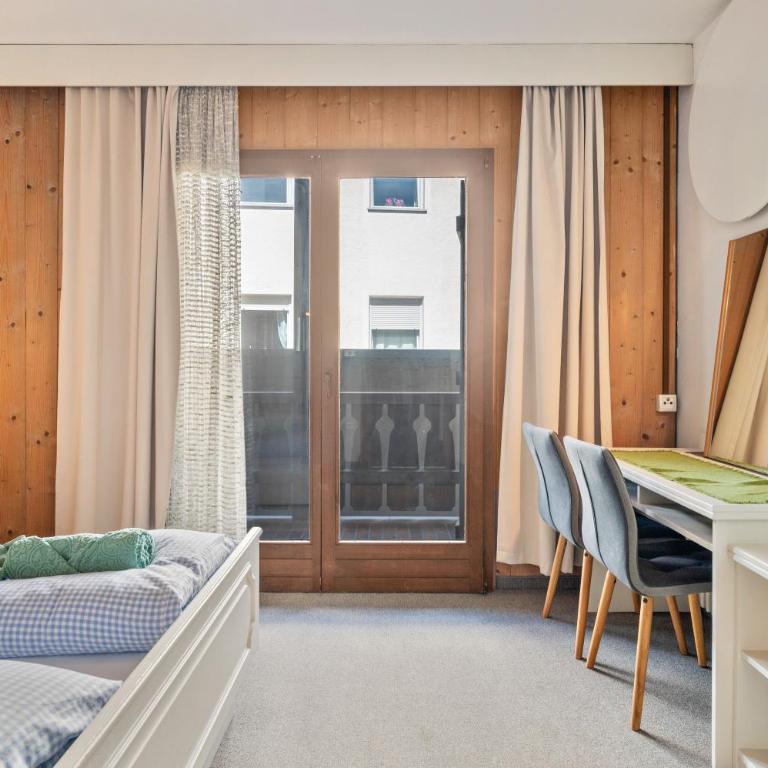 Biobauernhof Toellerhof - Double Room with Mountain View - 13