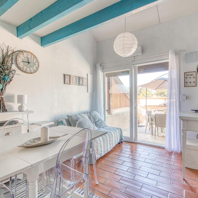 Appartement Soulac - Two-Bedroom Deluxe Apartment with Garden View - 4