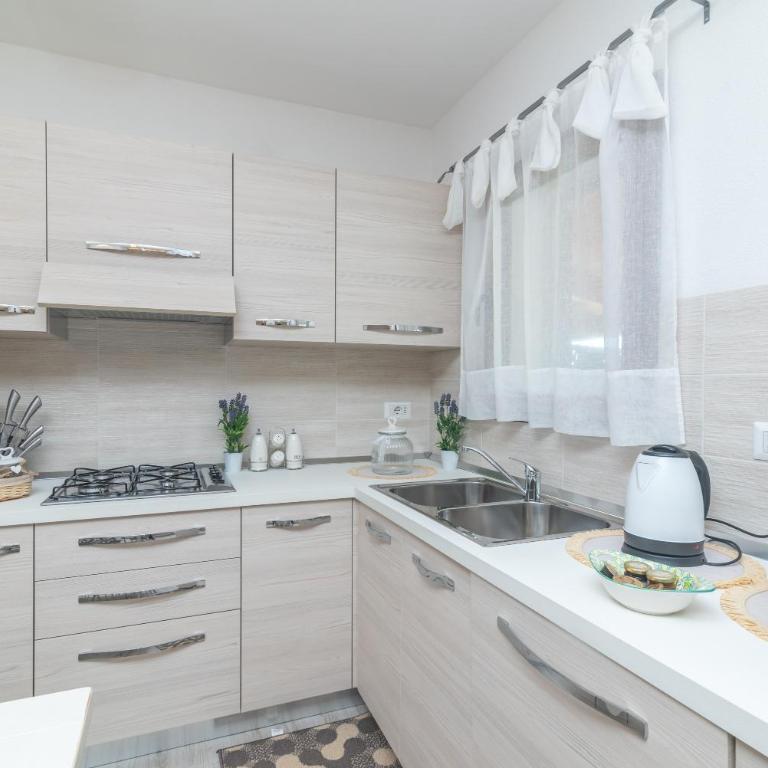 Trilo Nina - Appartamento Deluxe con 2 Camere da Letto e Vista Giardino - 18