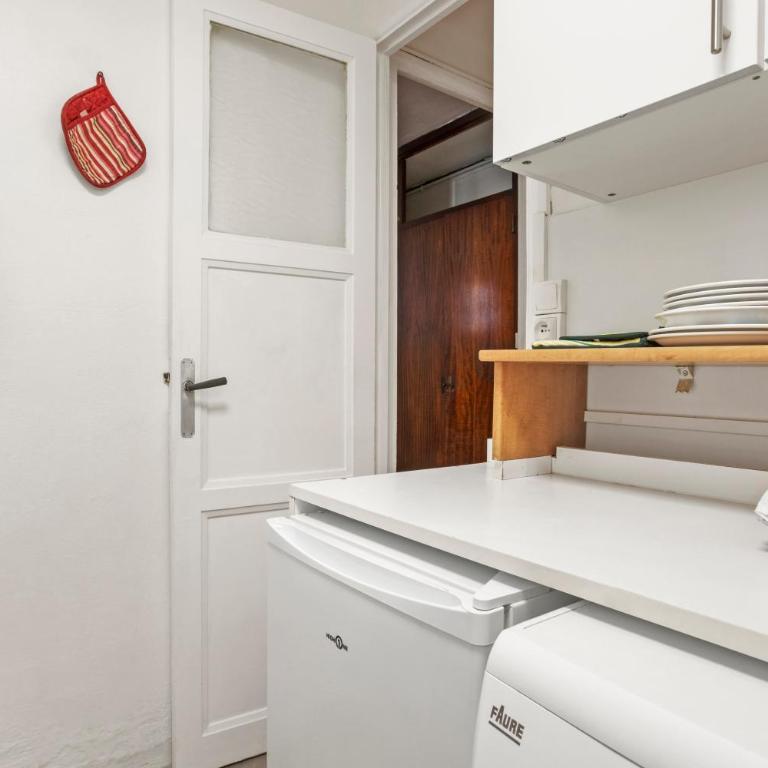 Appartement avec clim et terrasse - Appartamento Deluxe con 2 Camere da Letto e Vista Giardino - 11