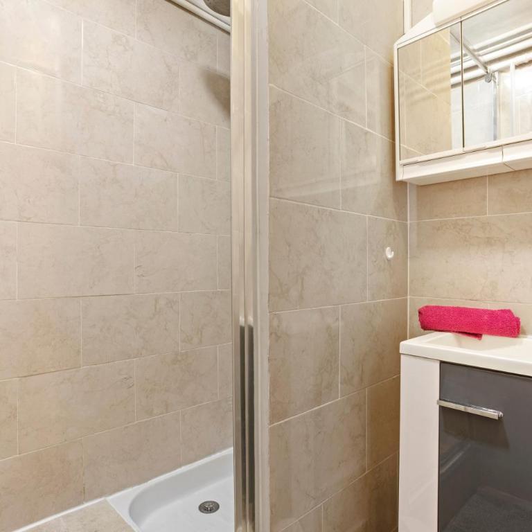 Appartement avec clim et terrasse - Appartamento Deluxe con 2 Camere da Letto e Vista Giardino - 18