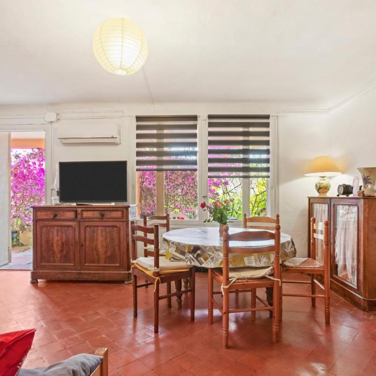 Appartement avec clim et terrasse - Appartamento Deluxe con 2 Camere da Letto e Vista Giardino - 5