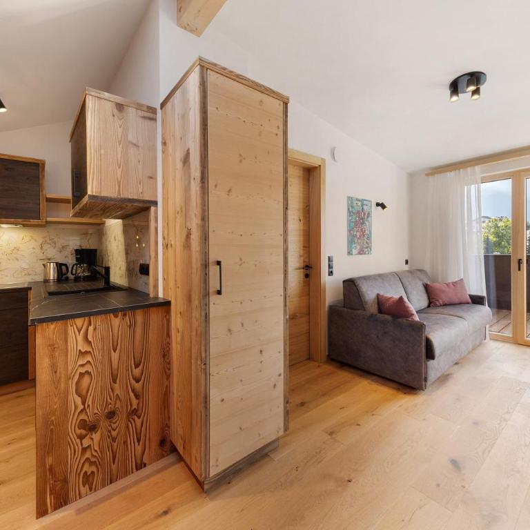 Apartments Schlernheim - Appartamento Deluxe con 2 Camere da Letto e Vista Giardino - 4