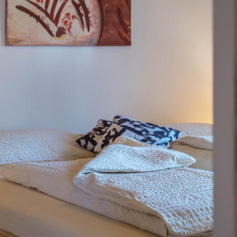 Tschigghof - Two-Bedroom Deluxe Apartment with Garden View - 11