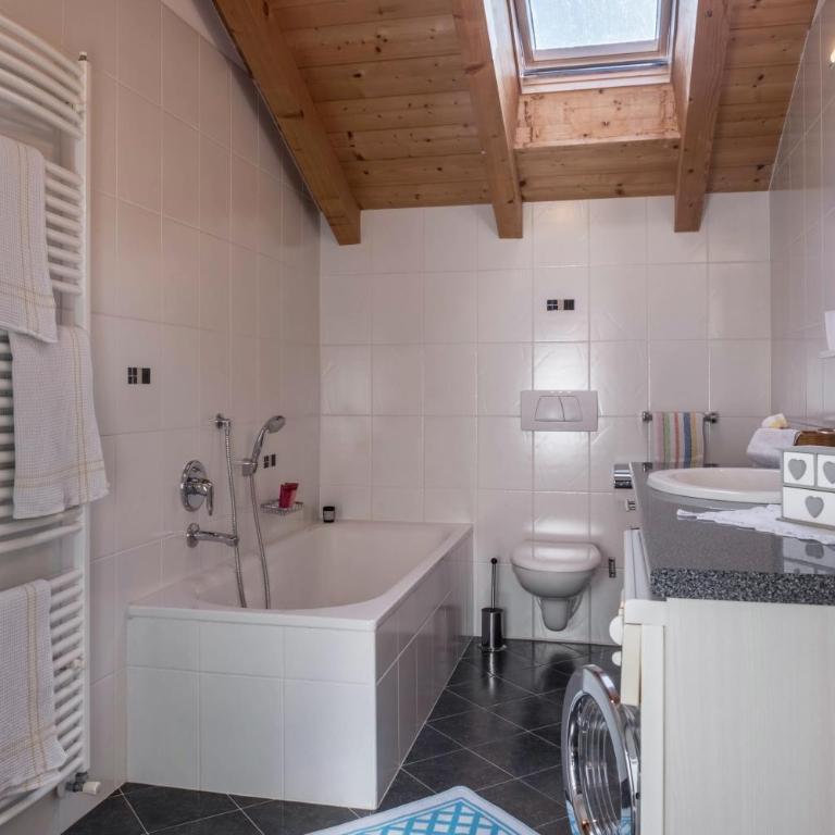 Tschigghof - Two-Bedroom Deluxe Apartment with Garden View - 20