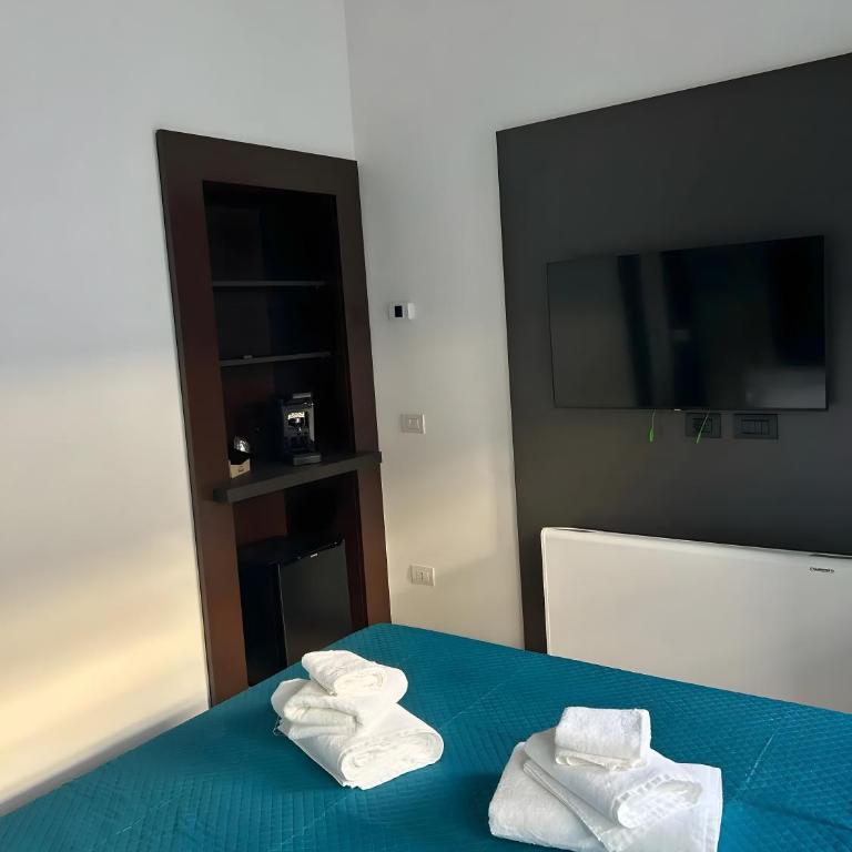 Luxury Room - One-Bedroom House - 6