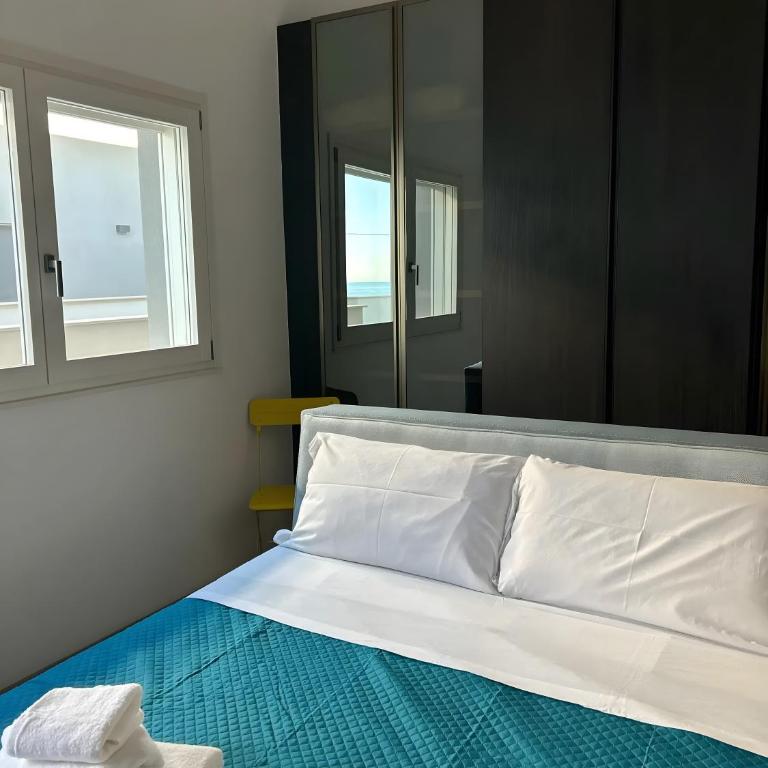 Luxury Room - One-Bedroom House - 3