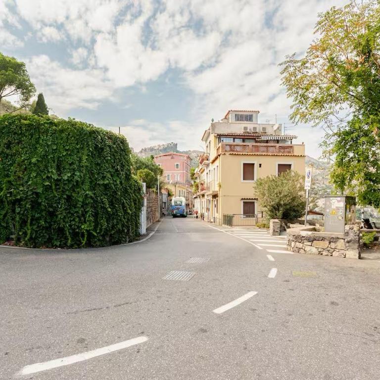 DIMORA DISIU - Jacuzzi & Sea View - 4 minuti a piedi dal centro - Three-Bedroom House - 35