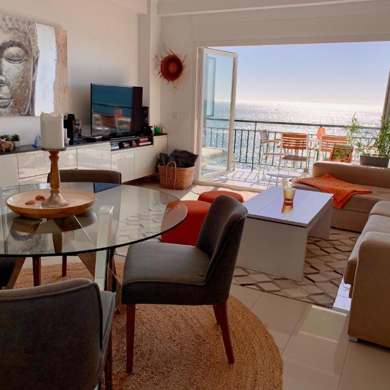 Beachfront Apartment In Fuengirola - Apartamento Premium de 3 dormitorios con balcón - 10