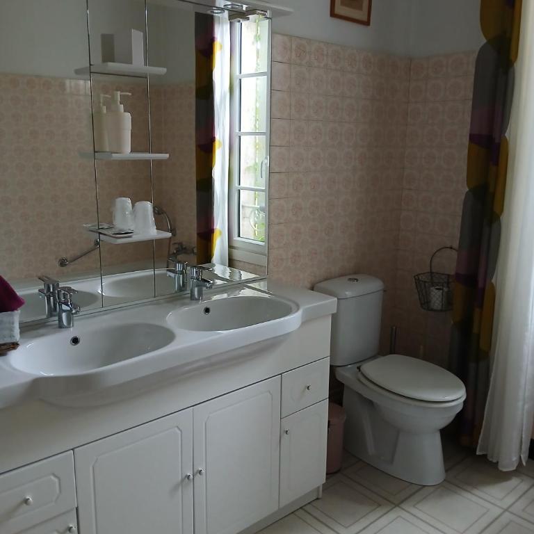 Chambres D'hôtes Au Gré Du Temps - Quadruple Room with Bath - 7