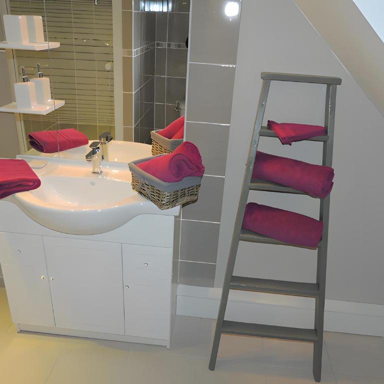 Chambres D'hôtes Au Gré Du Temps - Triple Room with Shower - 7