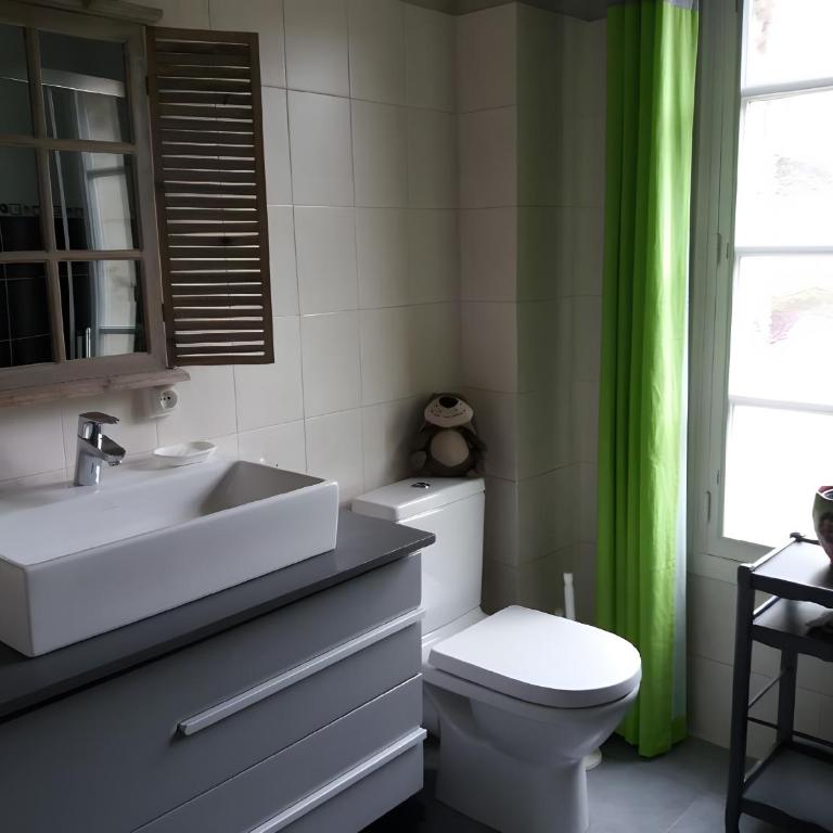 Chambres D'hôtes Au Gré Du Temps - Triple Room with Shower - 8