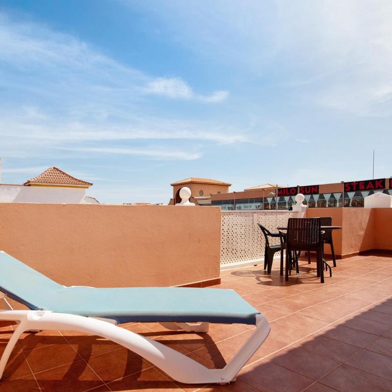 Beautiful 3 bed Apartment - Three-Bedroom Premium Apartment with Balcony - 13