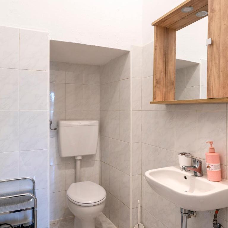 La casa di pietra location Rosy - Appartamento Deluxe con 2 Camere da Letto e Vista Giardino - 18
