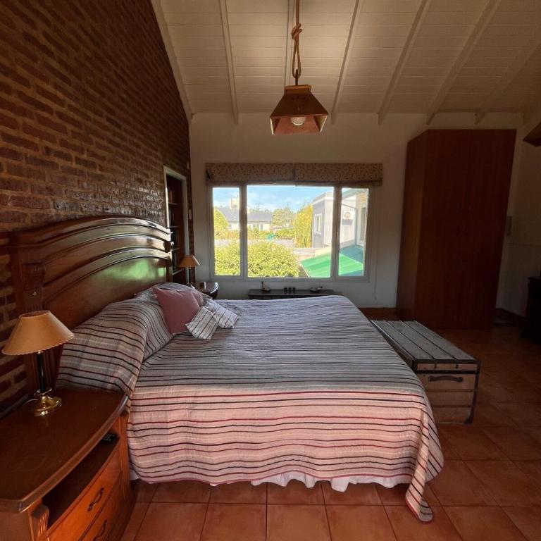 Casa luminosa con amplio jardín en Barrio Golf - Casa - 6