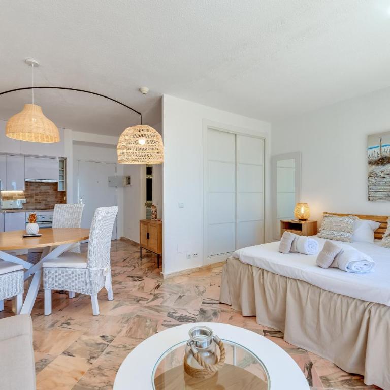 Sea Front Beach Studio Apartment - Apartamento Superior de 1 dormitorio con balcón - 13