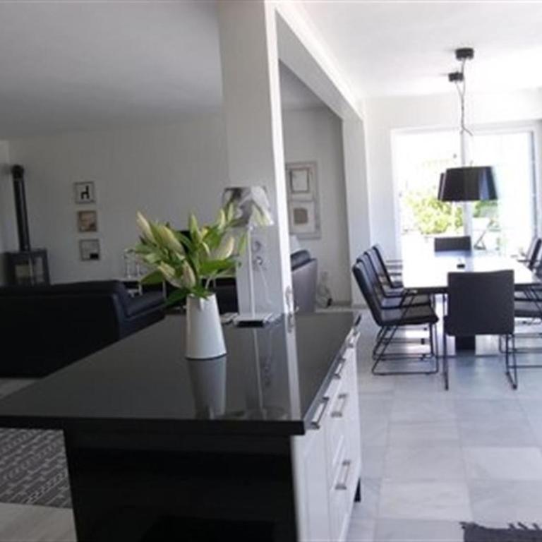 Fantastic renovated villa annex - Villa - 18