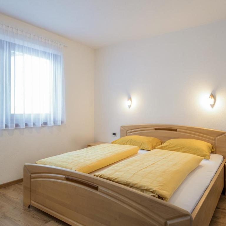 Apartment Dolomiten - Appartamento Deluxe con 2 Camere da Letto e Balcone - 13