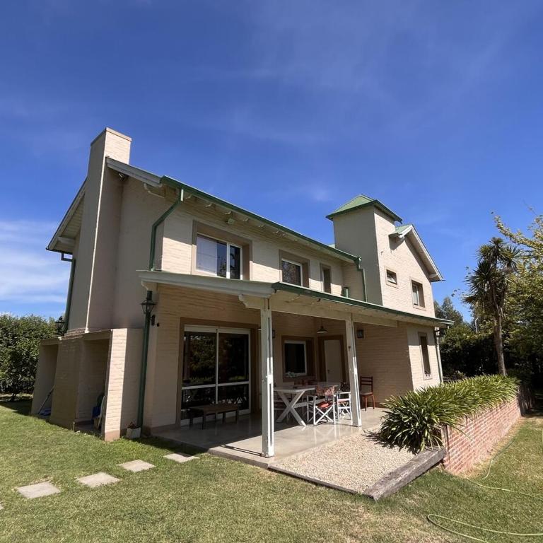 Casa luminosa con amplio jardín en Barrio Golf - Casa - 17