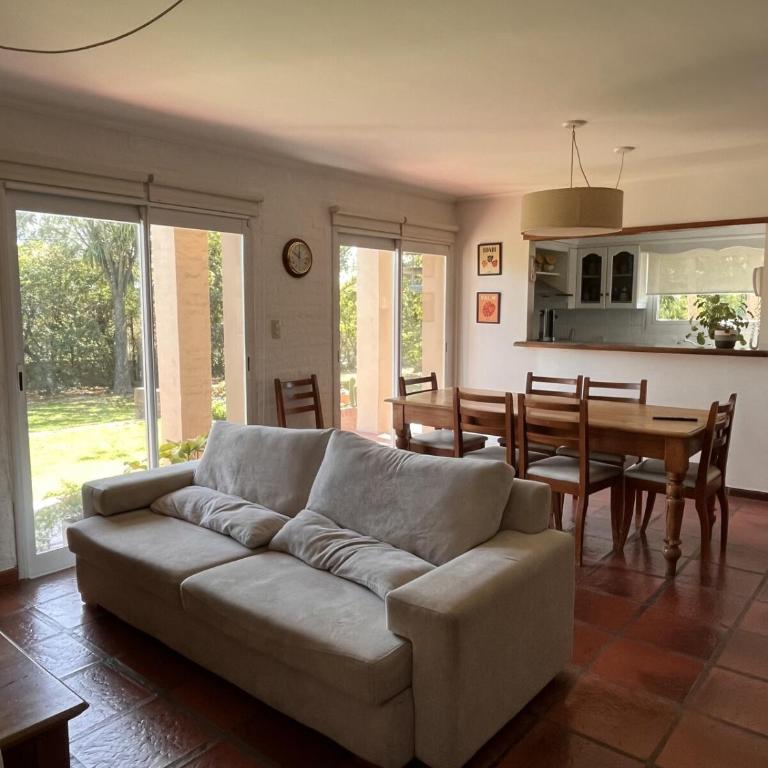 Casa luminosa con amplio jardín en Barrio Golf - Casa - 26