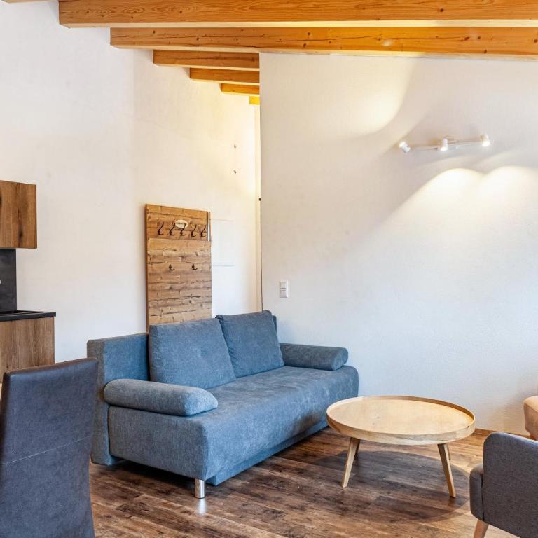 Ferienwohnung Wetterstein - Two-Bedroom Deluxe Apartment with Garden View - 10