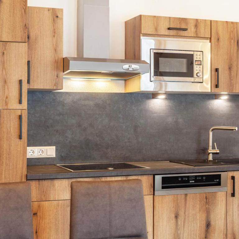 Ferienwohnung Wetterstein - Two-Bedroom Deluxe Apartment with Garden View - 15