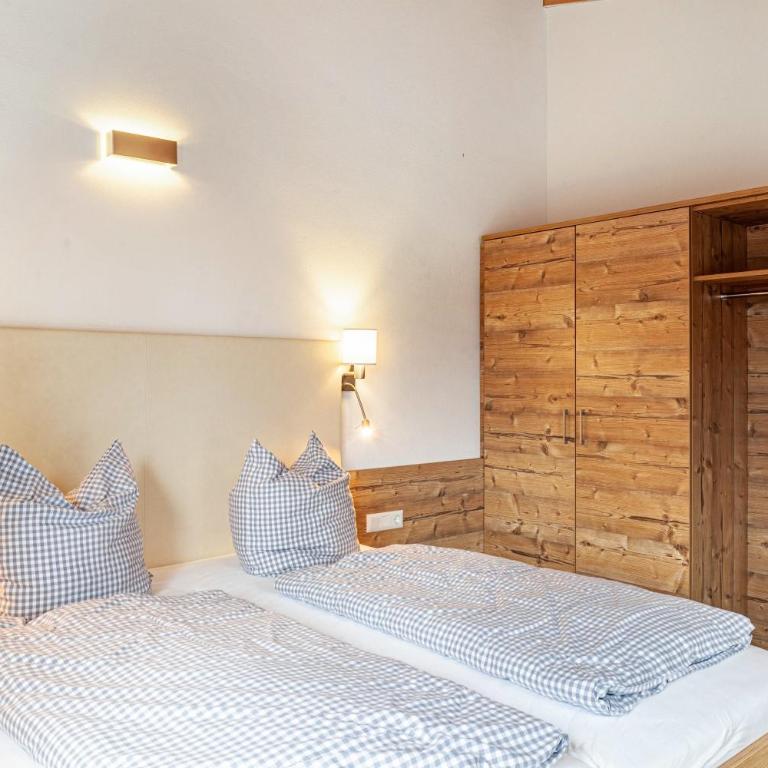 Ferienwohnung Wetterstein - Two-Bedroom Deluxe Apartment with Garden View - 4