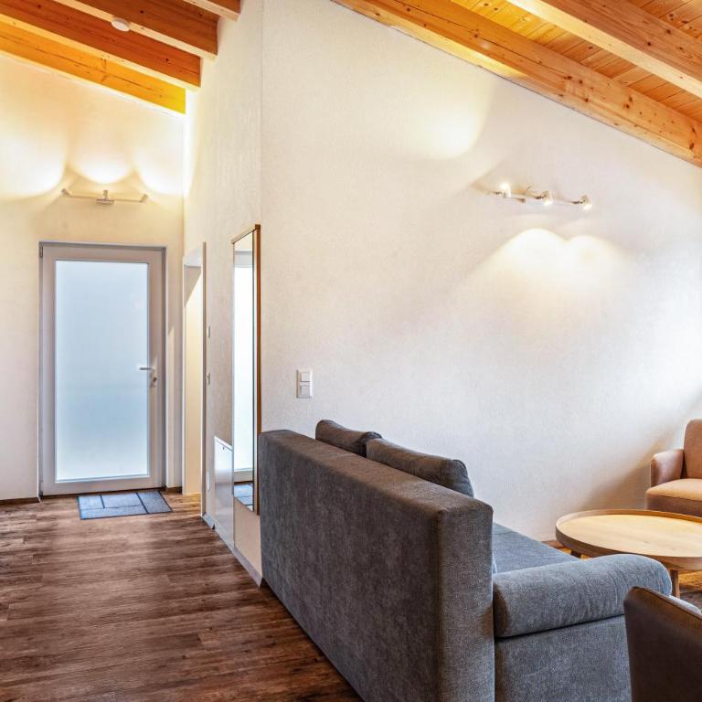Ferienwohnung Wetterstein - Two-Bedroom Deluxe Apartment with Garden View - 16