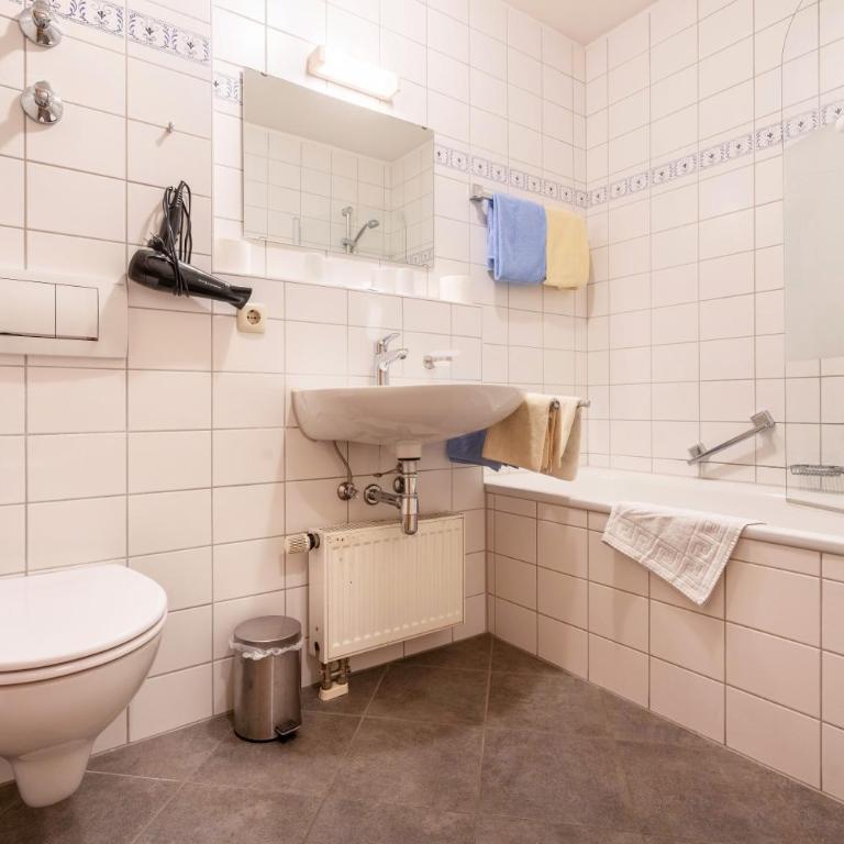 Fewo Brünnstein - Nr 18 Pool, Sauna - Superior Apartment mit 1 Schlafzimmer und Balkon - 16