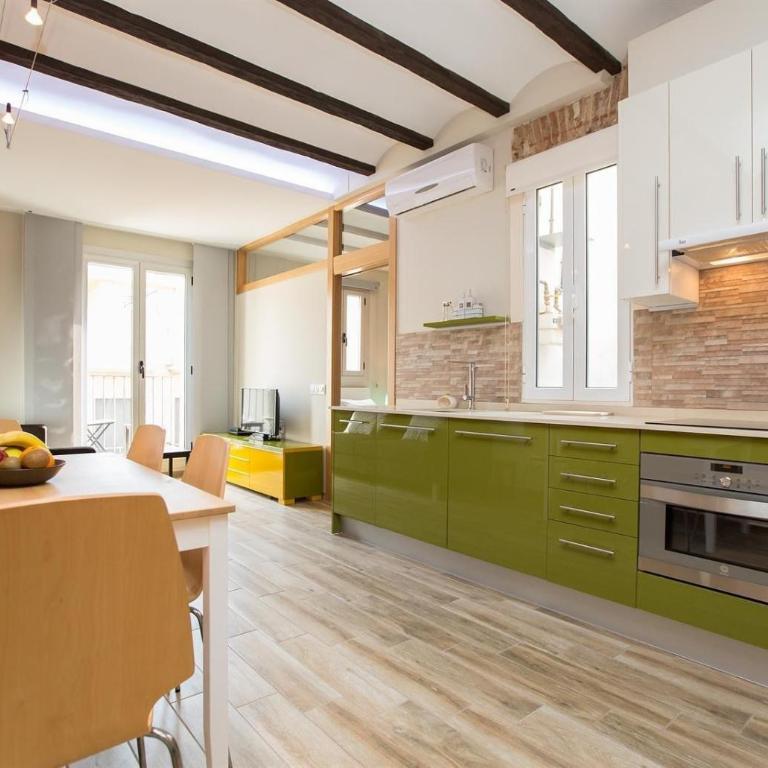 Cozy apartment in Gracia - Superior One-Bedroom Apartment with Balcony - 5