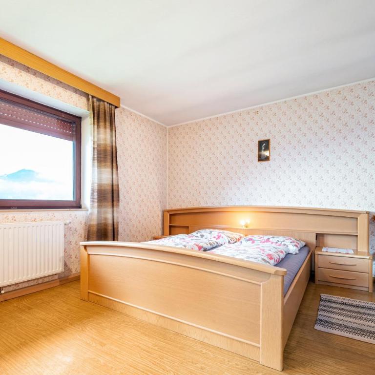 Ferienwohnung Gatscherhof - Two-Bedroom Deluxe Apartment with Garden View - 9