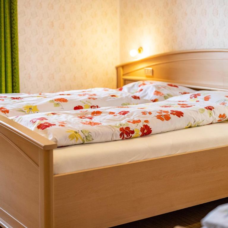 Ferienwohnung Gatscherhof - Two-Bedroom Deluxe Apartment with Garden View - 5
