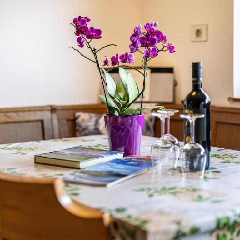 Ferienwohnung Gatscherhof - Two-Bedroom Deluxe Apartment with Garden View - 14